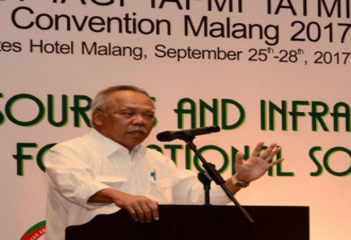 Menteri Basuki Terima Penghargaan Dari Ikatan Ahli Geologi Indonesia